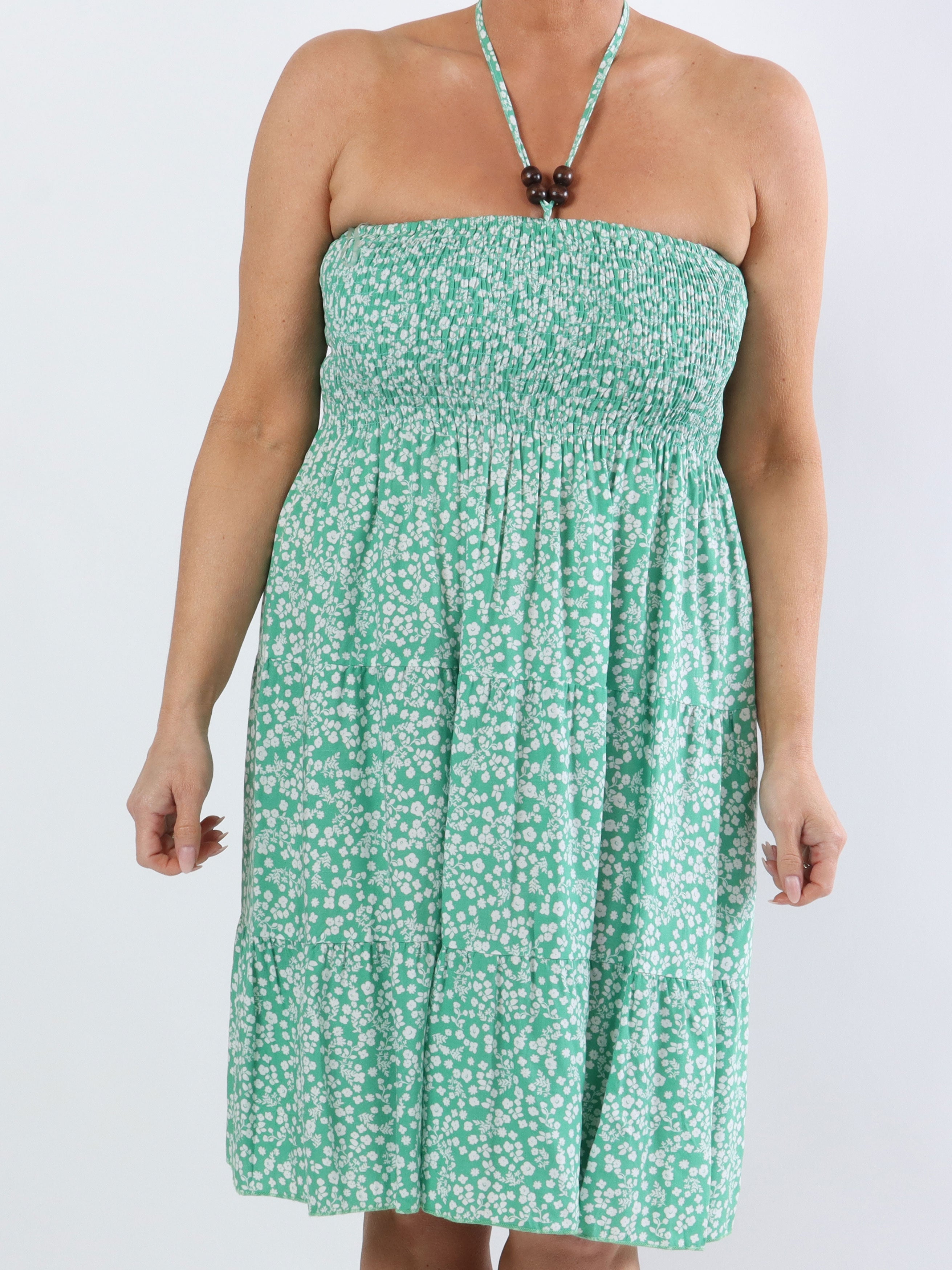 Aria Flower - Kort plus size kjole med smock i blomsterprint